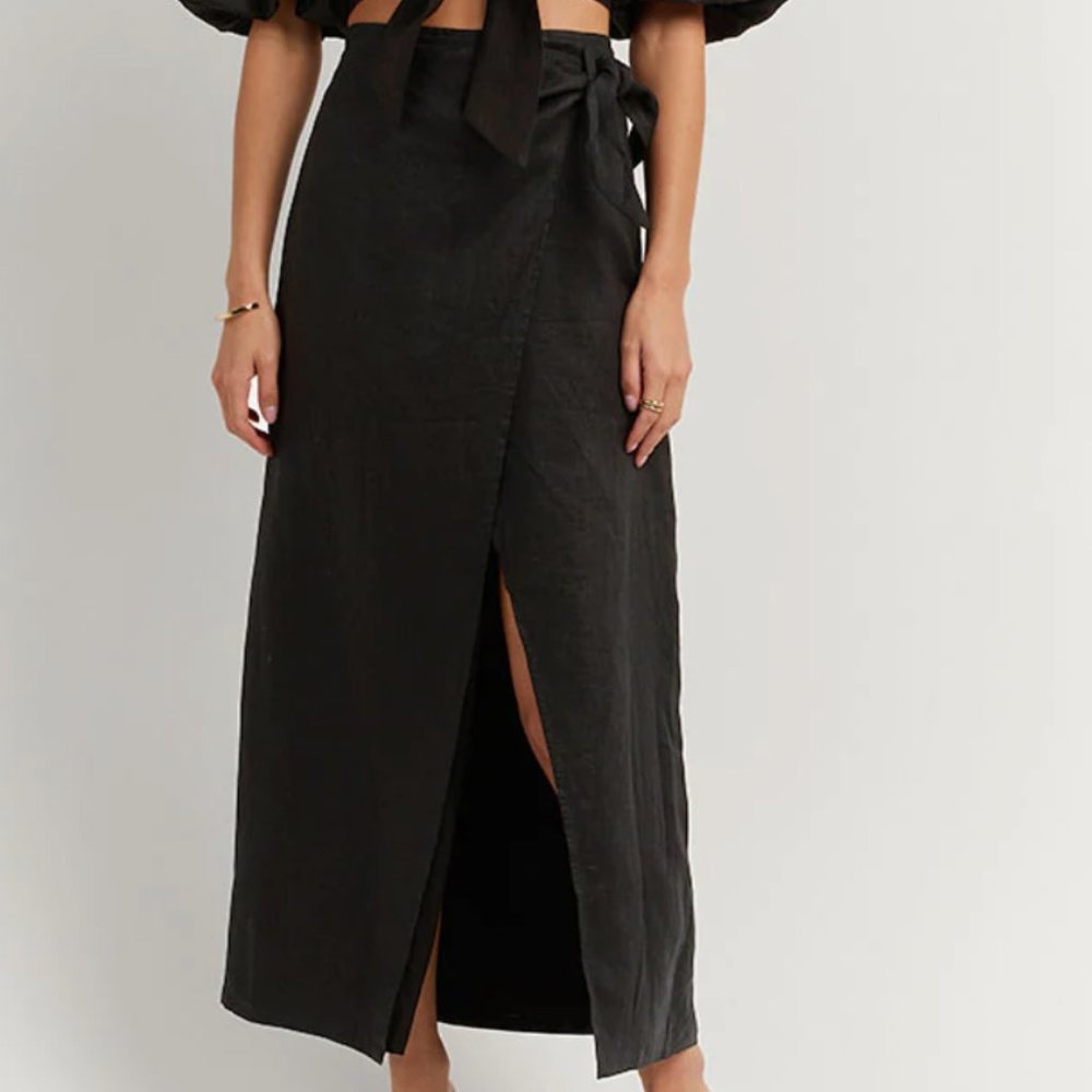 Dissh black linen skirt (Hallie)